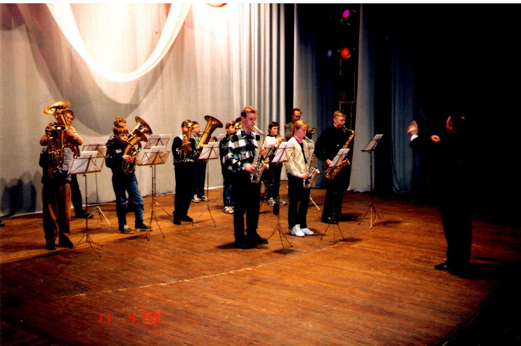 Käsitöölaat "Viru Nikerdaja" 10.-11.04.1999 Jõhvi Kultuurikeskuses