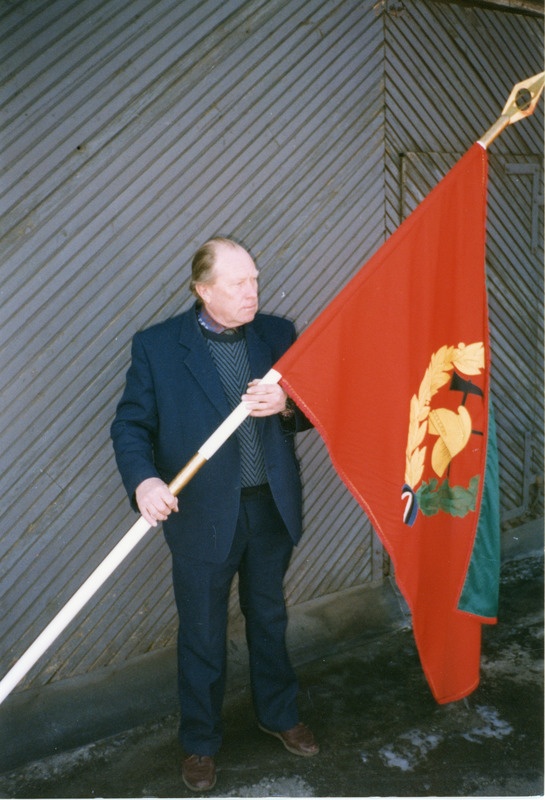 Tuletõrje, Samuel Bogdanov lippu hoidmas