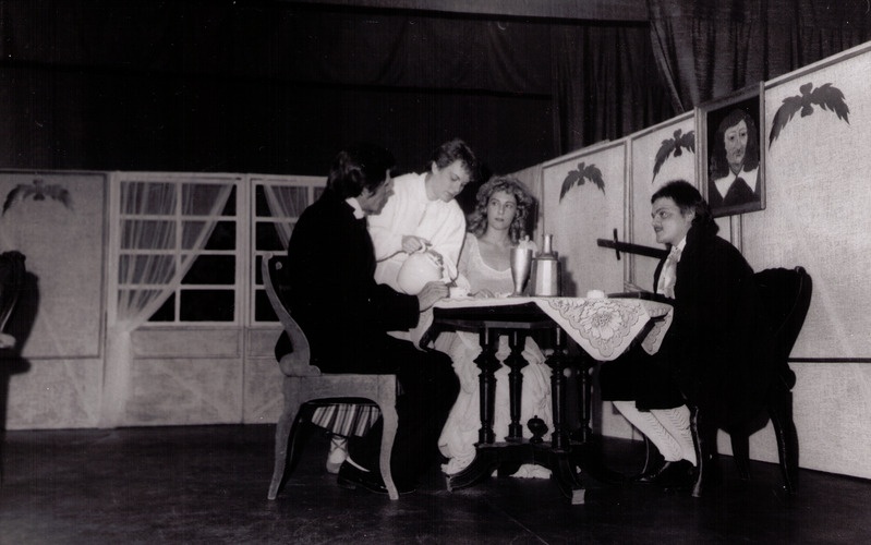 Lavastuse "Maskeraad Ungrus", osades Vello Taar, Tiina Lõoke, Ene Laanemets, Arvo Aljand