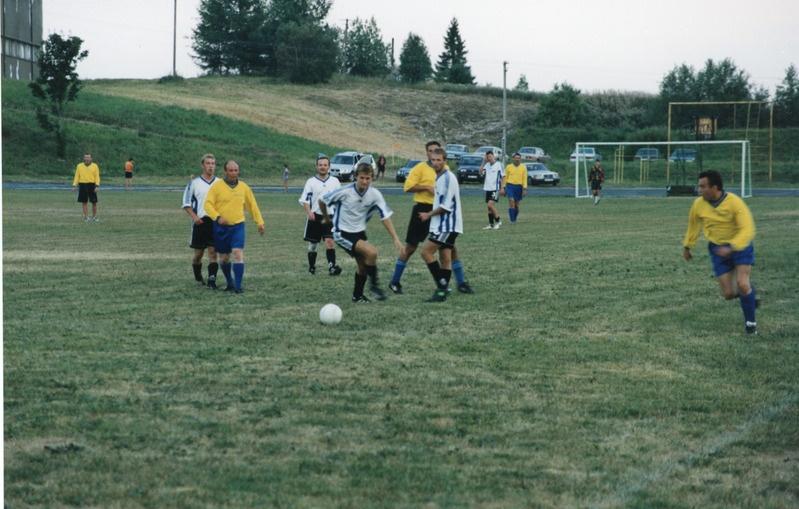 Iisaku staadionil 04.08.1999 FC Uusküla ja FC Toompea kohtumine jalgpallis