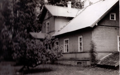 Kivinõmme metskond ja metskonna hoone.  similar photo