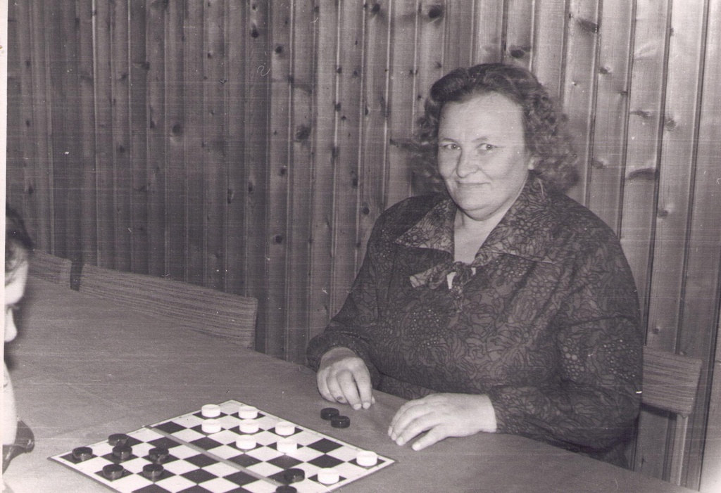 Kivinõmme metskonna töötaja, Ludmilla Landra, 1975.a