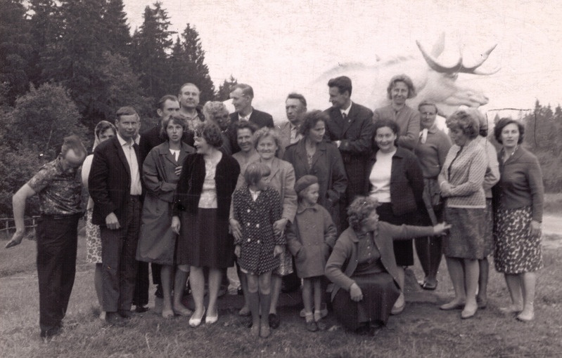 Iisaku külanõukogu rahvasaadikud ekskursioonil 1968. a suvel