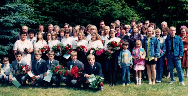 Iisaku KK 9. klassi lõpetajad 1993. a