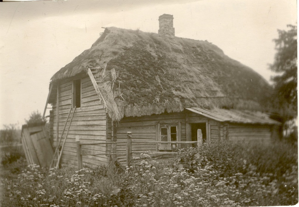 Photo, the poorest house of Mäo rural municipality in the 1920s-30s.