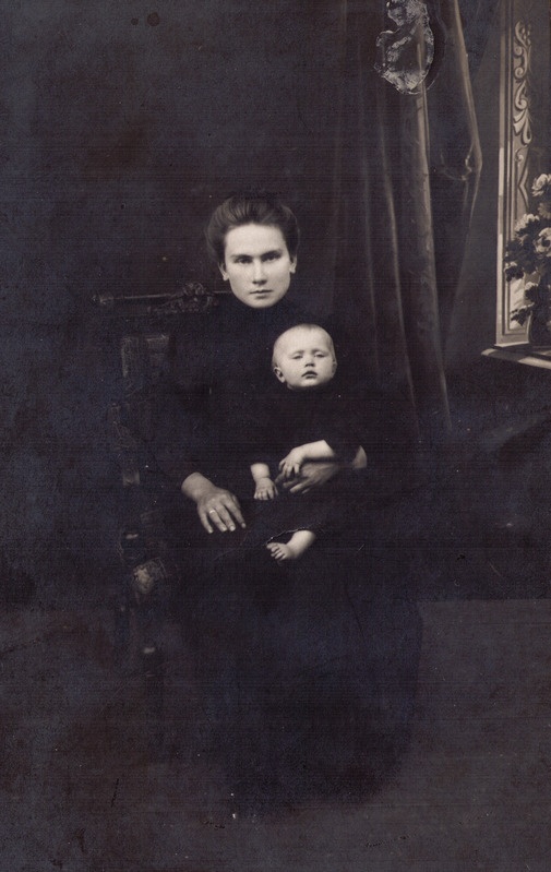 Elfride Laan lapsega