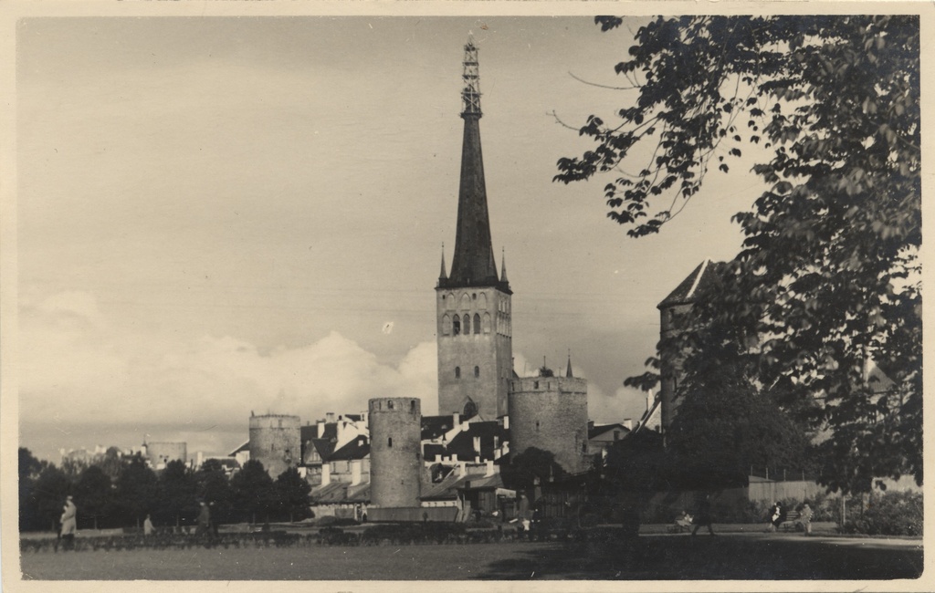 Reval : St. Olai Church 138.68 m : after the fire on 27. Vii. 1931
