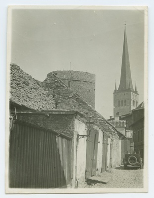 Tallinn, Laboratory Street, behind Oleviste Church.  duplicate photo