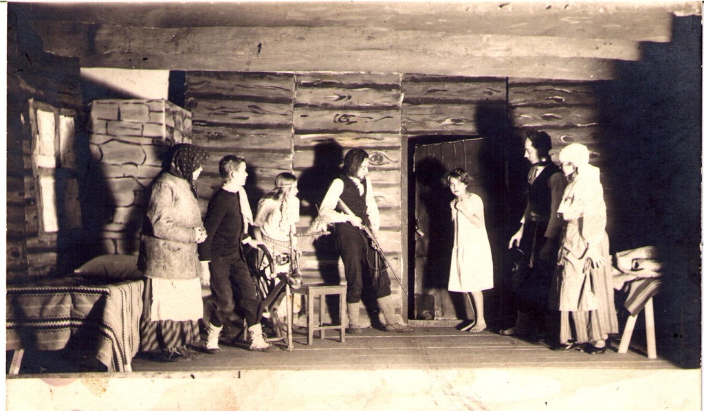 Toila näiteringi esituses "Libahunt"