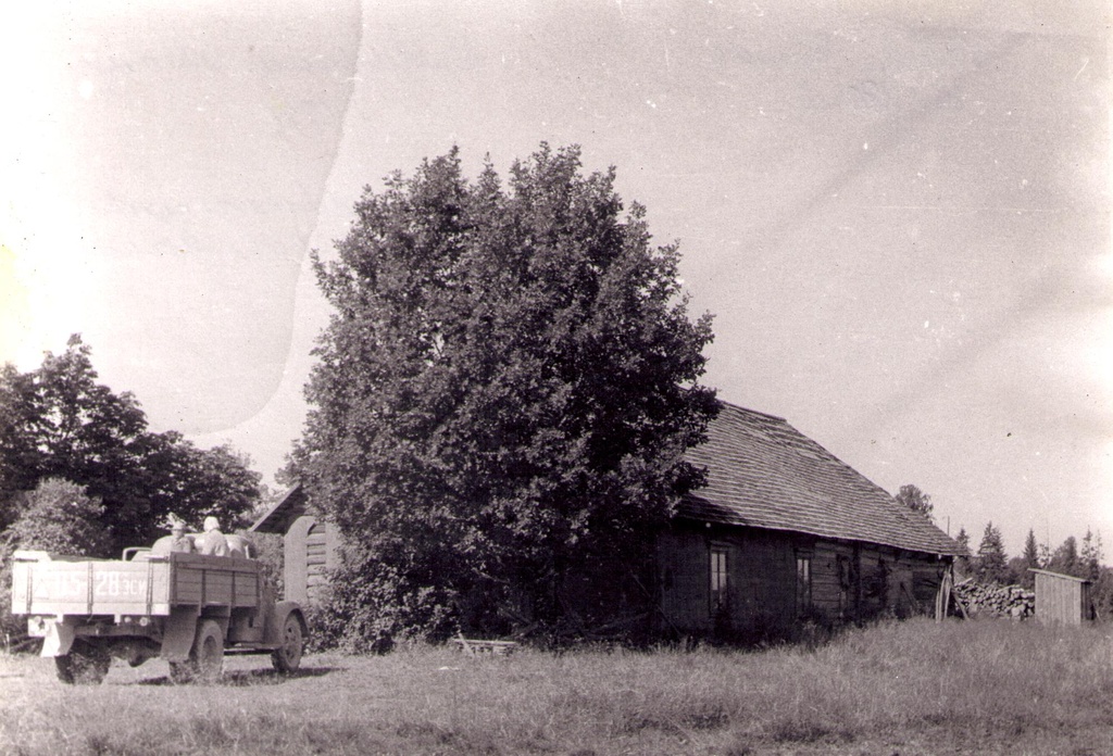 Mustassaare talu hoone