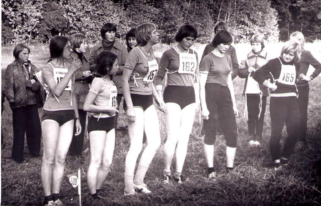 Krossijooksust, sept. 1977. Võistlus toimus iisaku KK ja Mustvee KK õpilaste vahel.