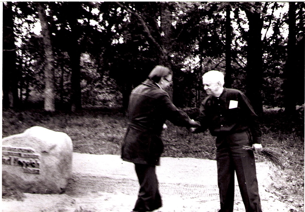 Eesti Looduskaitse Seltsi Kirde-Eesti piirkondlik kokkutulek. 7.,8. juuli 1979. a. Karl Happichi mälestuskivi avamine