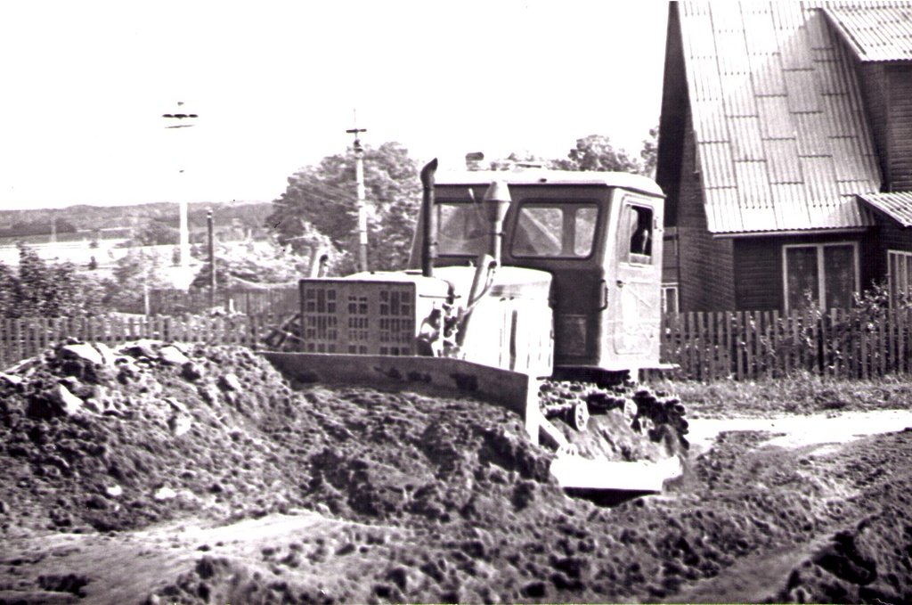 Iisaku veetrasside tegemine.