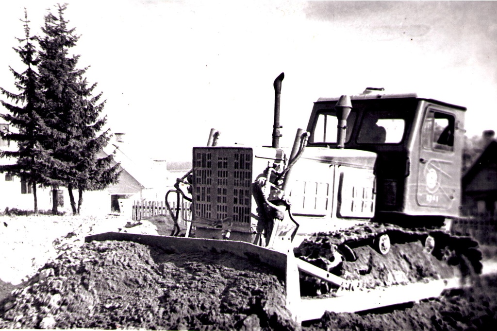 Iisaku veetrasside tegemine 1977. a