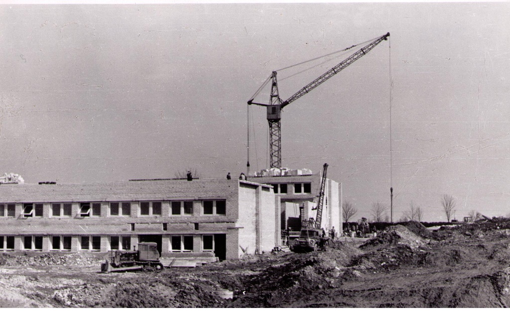 Iisaku Keskkooli juurdeehituse käik, aprillis 1976