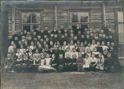 Iisaku ministeeriumikooli õpilased-õpetajad  duplicate photo