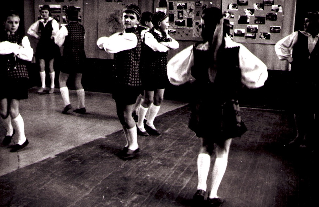 III kodu-uurijate päev 29.10.1977.a. Tantsurühm