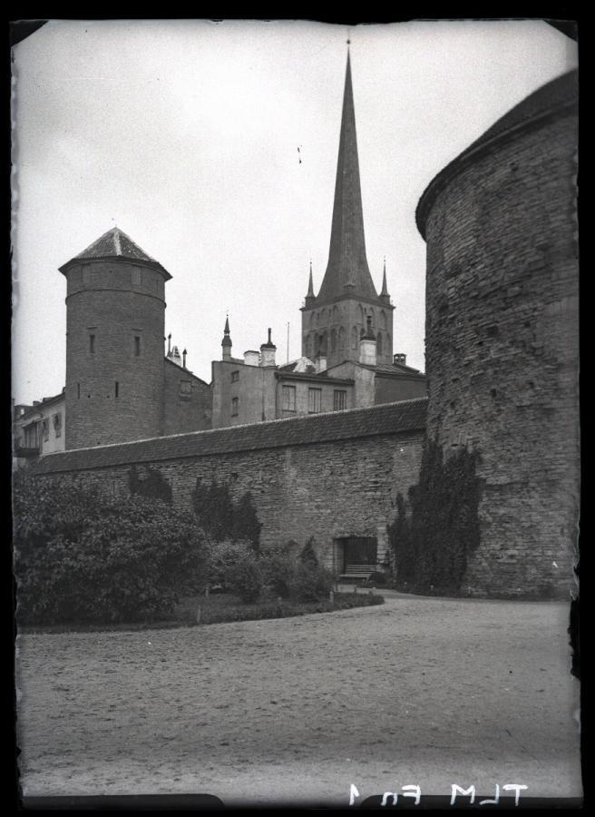 Tallinn, view of the Oleviste Church from the Mount of the Beach Gate, on the left Stolting, on the right Paks Margareta.