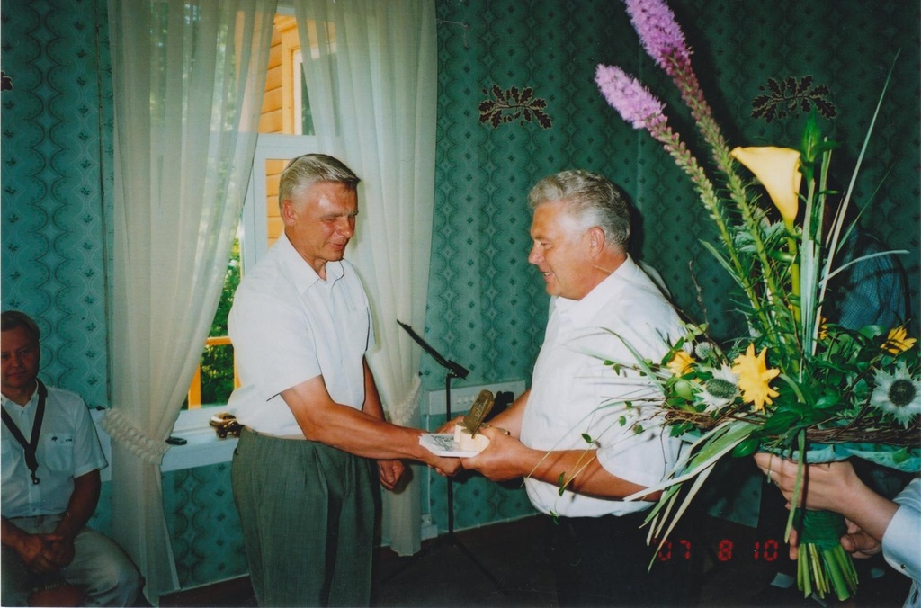 C. R. Jakobsoni preemia andmine 2007. a. Madis Padarile, Tiia Schönile, Karmo Jürjenile.