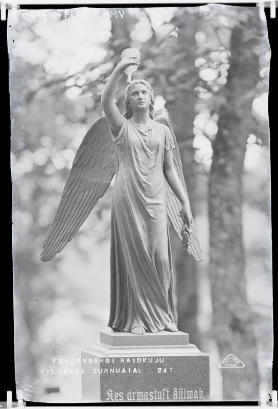 fotonegatiiv, Viljandi, A. Weizenbergi raidkuju Ingel surnuaias