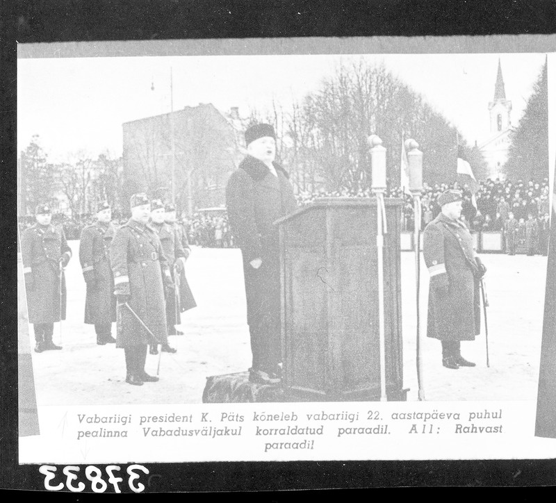 Reprofoto trükisest. Tallinn, Vabaduse väljak. President Konstantin Päts kõnelemas Eesti Vabariigi 22. aastapäeva aktusel. 23 veebruar 1940.