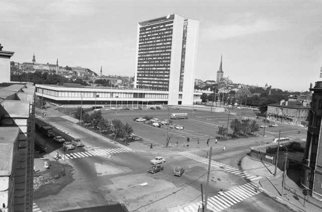 Tallinn. "viru" hotel.