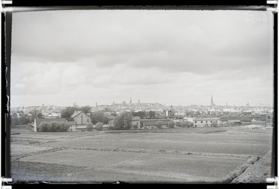 Tallinn, vaade linnale lõunast (kagust).  similar photo