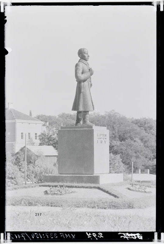 fotonegatiiv, Viljandi, Anton Irve mälestussammas