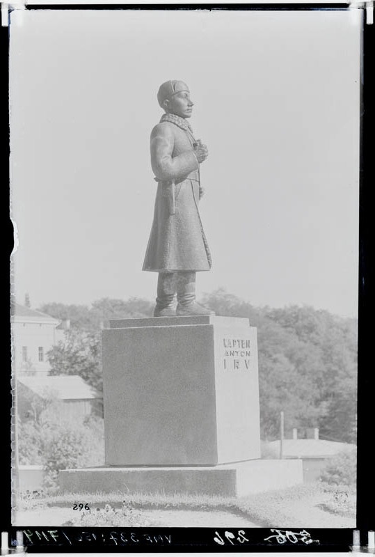 fotonegatiiv, Viljandi, Anton Irve mälestussammas