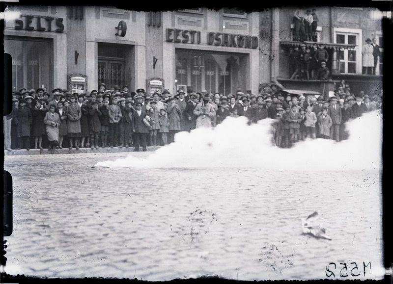 Süütepommide demonstreerimine Tallinnas