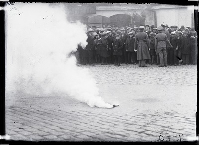 Süütepommide demonstreerimine Tallinnas  similar photo