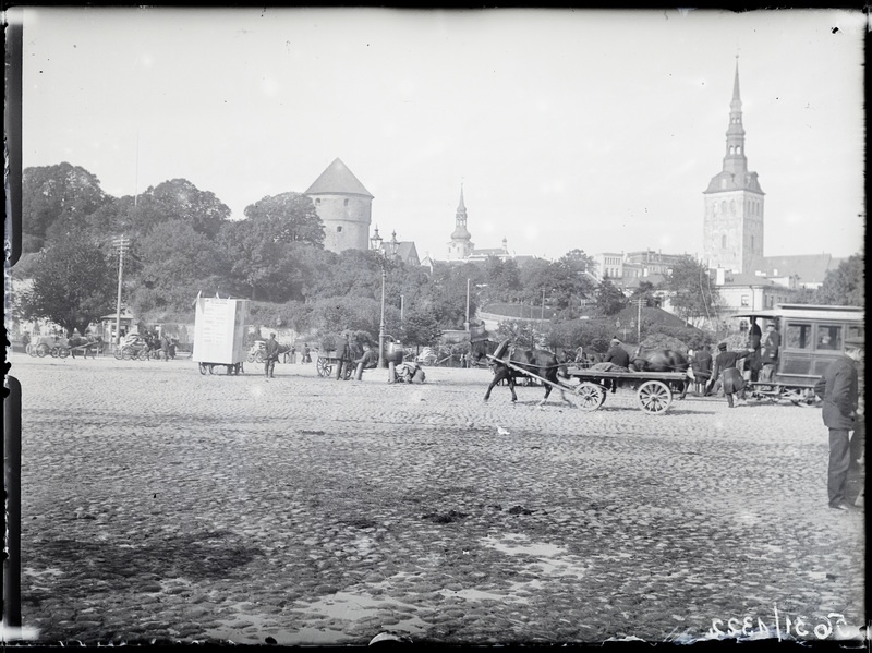 Tallinn, Heinaturg, Peetri plats (Vabaduse väljak)