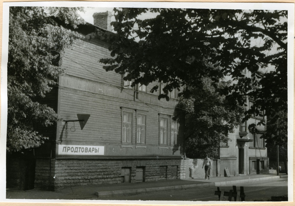 Tallinn, Põhja-Tallinn, Kalamaja, Kungla tänava ja M. Kalinini (Kopli) tänava nurk.