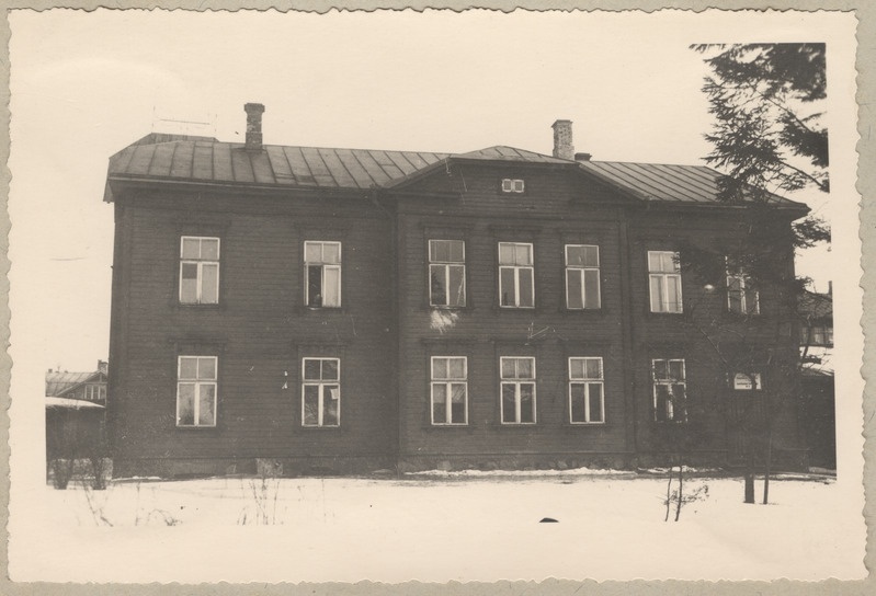 Eesti Raudtee kaadrite ettevalmistus 1945. aastal. Raudtee tehnikakooli nr 2 Tartus, üldvaade.