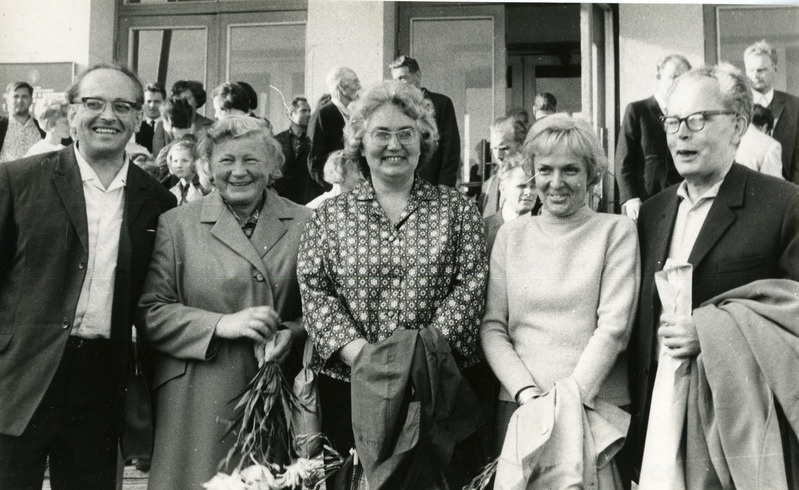 SÜG-i esimene vilistlaste kokkutulek 1968: grupp osalejaid.