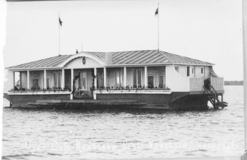 Negatiiv. Ujuv kohvik-restoran "Eesti Veneetsia" Haapsalu lahel.
Kopeerija: M. Arro, 1967.