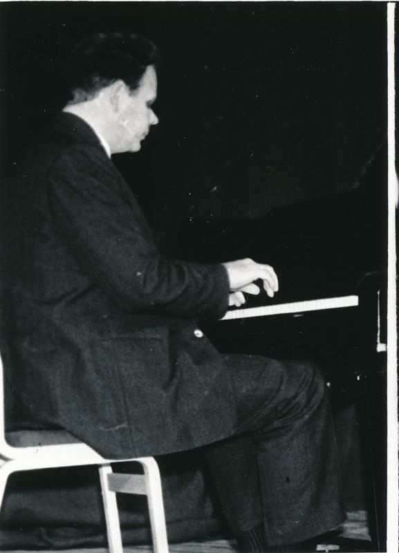 Foto. Mart Saare juubeliõhtu (100) Haapsalu kultuurimajas. 11.november 1982.a.
Foto: Tenno Sillaste.