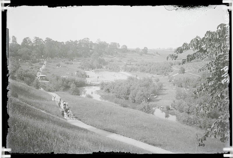 fotonegatiiv, Viljandi, Uueveski org (lastebasseini ümbrus)