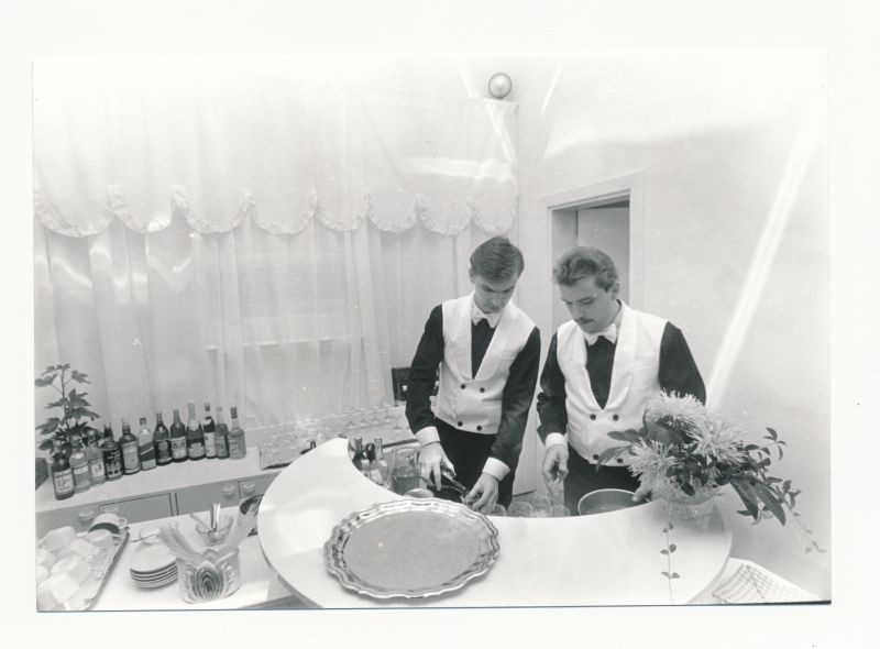 Foto. Haapsalu "Pipi" pansionaadi kohvik oktoobris 1990.