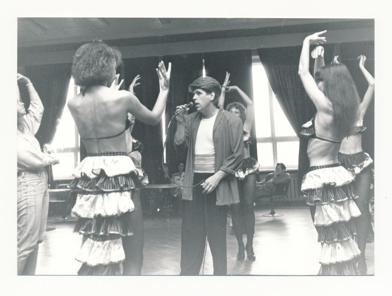 Foto. 16.07.1990 sõitis " Lääne Kaluri " varietee Hankosse (Soome):proovil Juulis 1990.