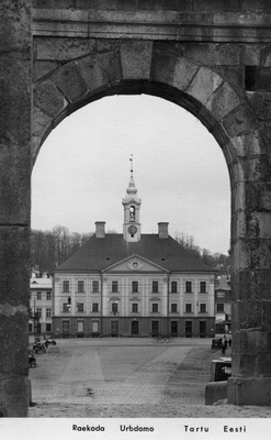 Kivisilla võlv and Tartu Raekoda Tartu, 1920-1930. Photo e. Selleke.  duplicate photo