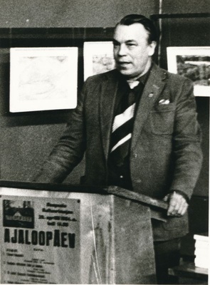 Foto. Haapsalu Koduloomuuseumi 55. aastapäeva ajaloopäev, 28.04.1984. Kõneleb Fredi Tomps.  duplicate photo