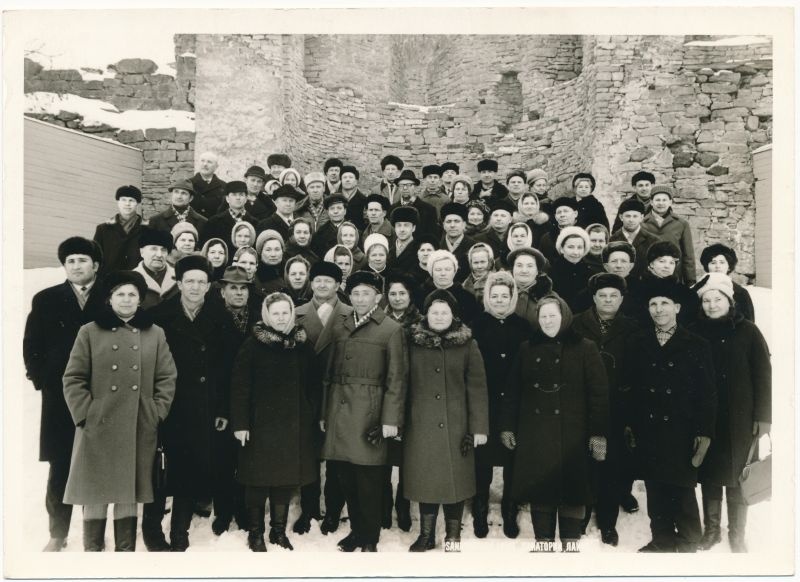 Foto. Sanatoorium Laine puhkajad laululaval märts 1971, Fotogr. H. Alver