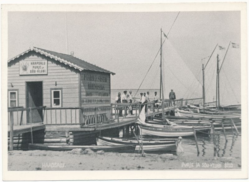 Foto. Haapsalu purje-sõu-klubi (ca 1937). Reprodutseeris Hans Alver. 1968.