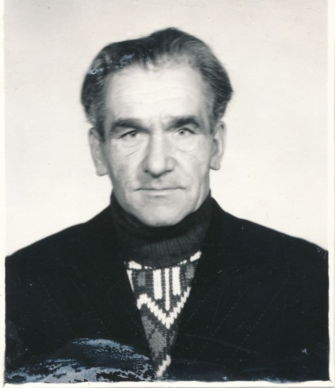 Foto. Sõjaveteran Elmar Viidemaa. Mustvalge. Asub HM 7940:1.