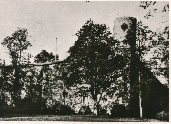 Foto. Endise Padise kloostri kirik. Ümberpildistus raamatust M. Arro, 1967.