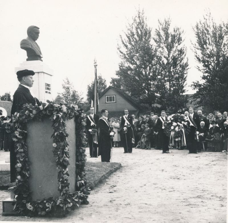 Foto. Ernst Enno mälestussamba avamine Haapsalus 30.juulil 1939.a.
Foto: J.Kalda.