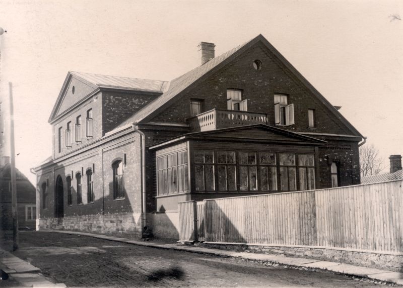 Foto. Dr. M. Hoerschelmanni maja Haapsalus, Suur-Mere t. (praegu Tðaikovski t. 17). Foto ca 1910.