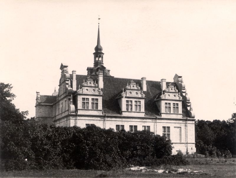 Foto. Ungru loss, ca 5 km. kaugusel Haapsalust. Ehitatud krahv Ungern-Sternbergi poolt. Foto ca 1905. Fotogr. E. Siegfeldt.