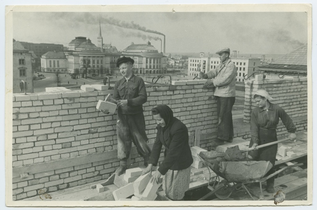 Tallinn, Construction of the research house on the Lenin alley.